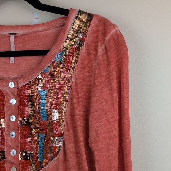 Free People Sequined Long Sleeve Henley Top Size M Boho Festival Western - Picture 4 of 11